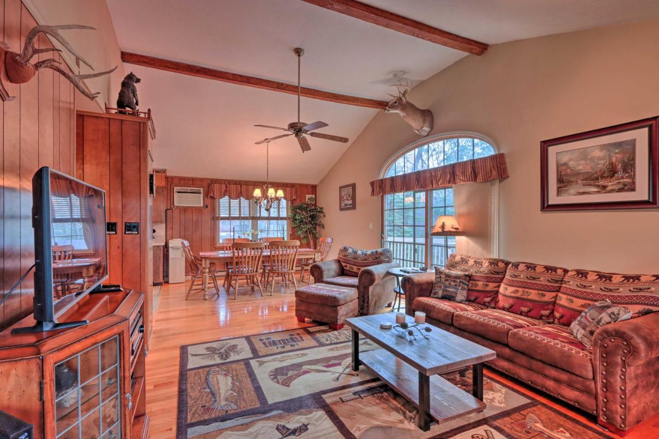 Poconos Home With Game Room Walk To Lake Harmony! ภายนอก รูปภาพ