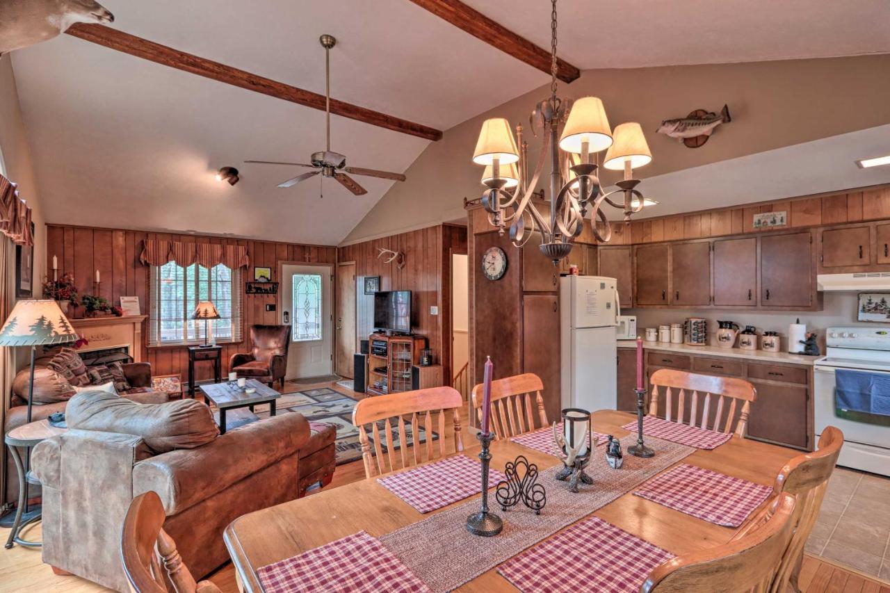 Poconos Home With Game Room Walk To Lake Harmony! ภายนอก รูปภาพ