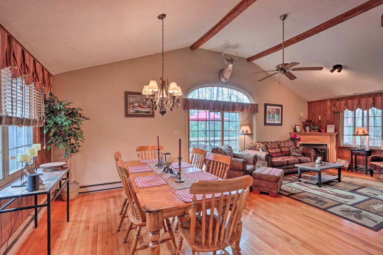 Poconos Home With Game Room Walk To Lake Harmony! ภายนอก รูปภาพ